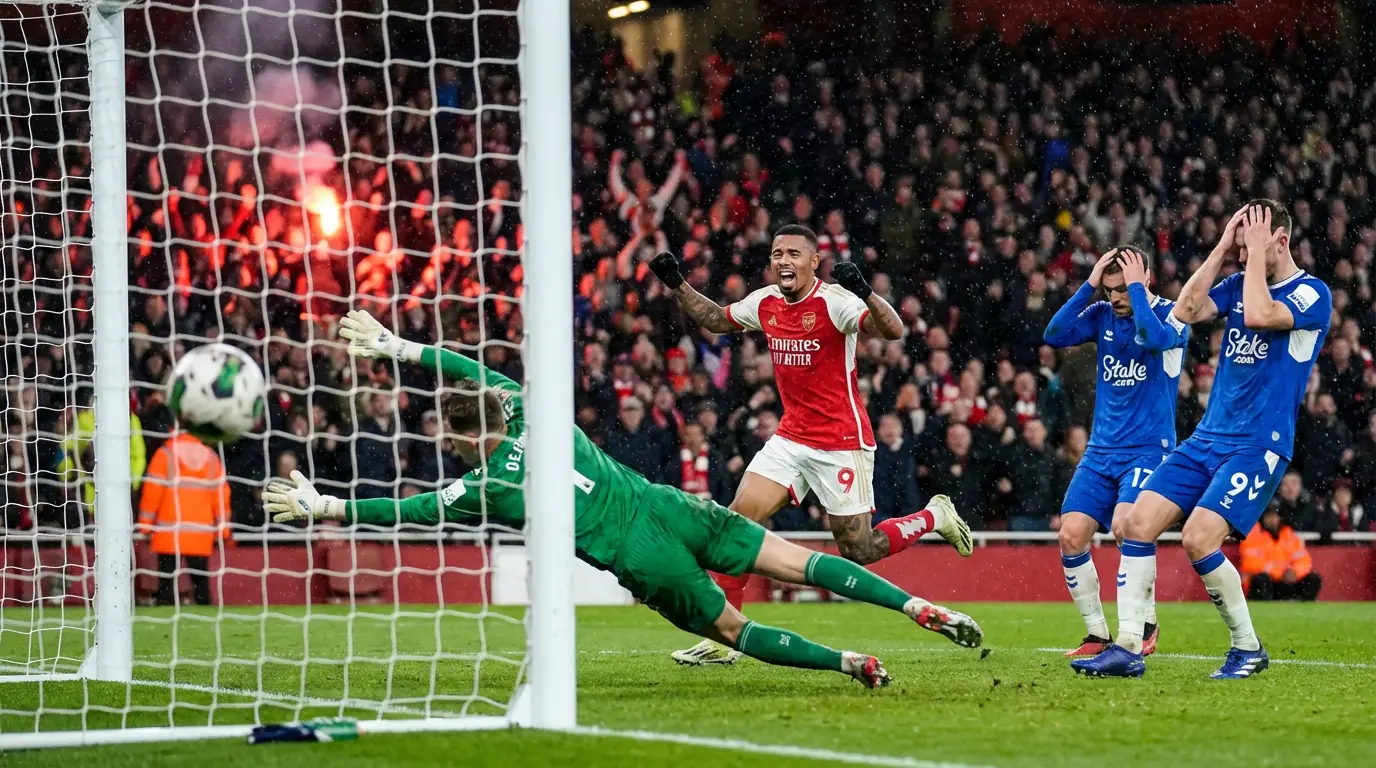 Momento dramatico de gol en partido de copa con el balon entrando en la porteria mientras el portero se lanza desesperadamente